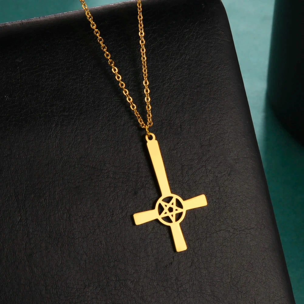 FerroVow™ Gear Cross Pendant — Industrial Edge Meets Spiritual Grace