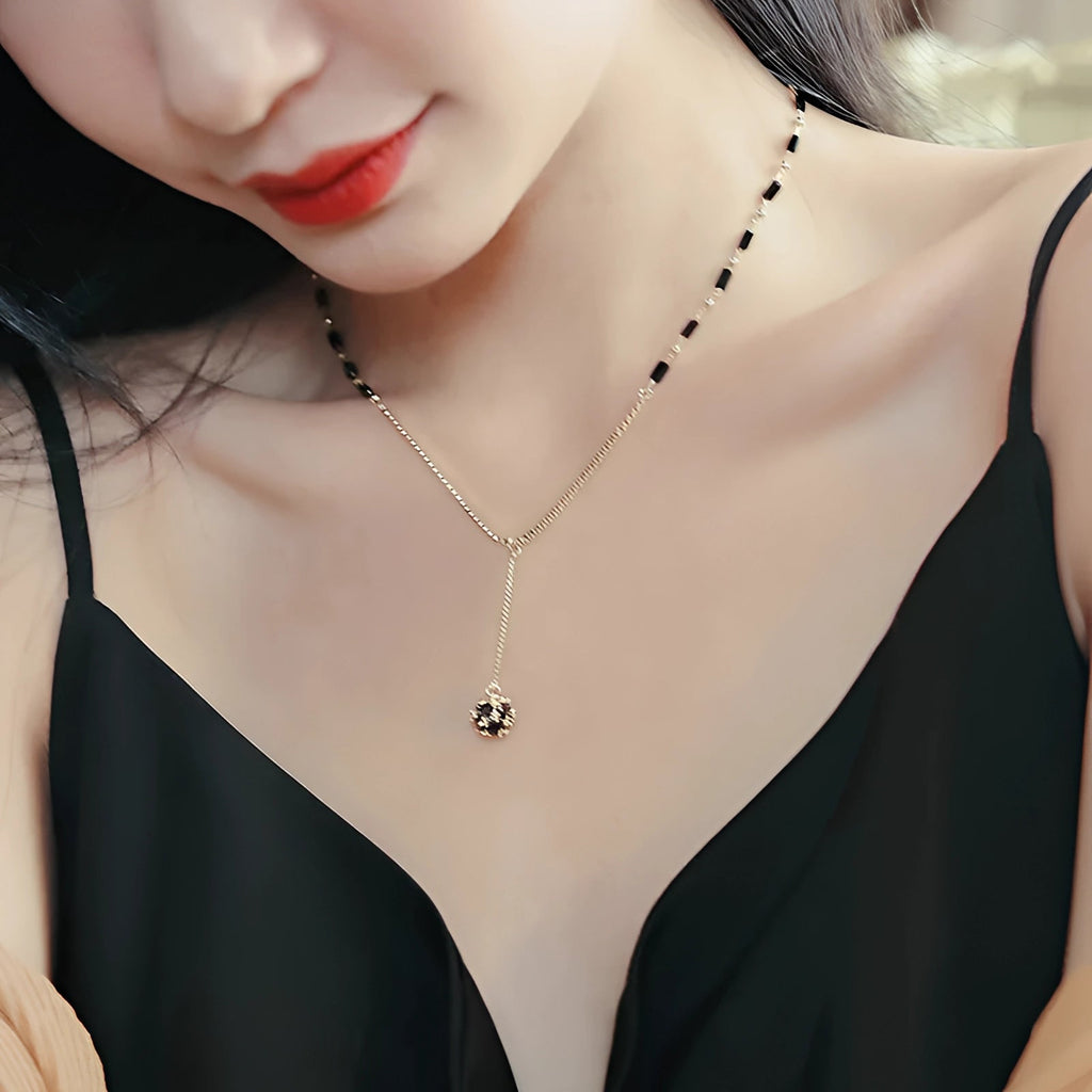 OnyxLure™ Pendant Necklace — Understated Glow of Confidence