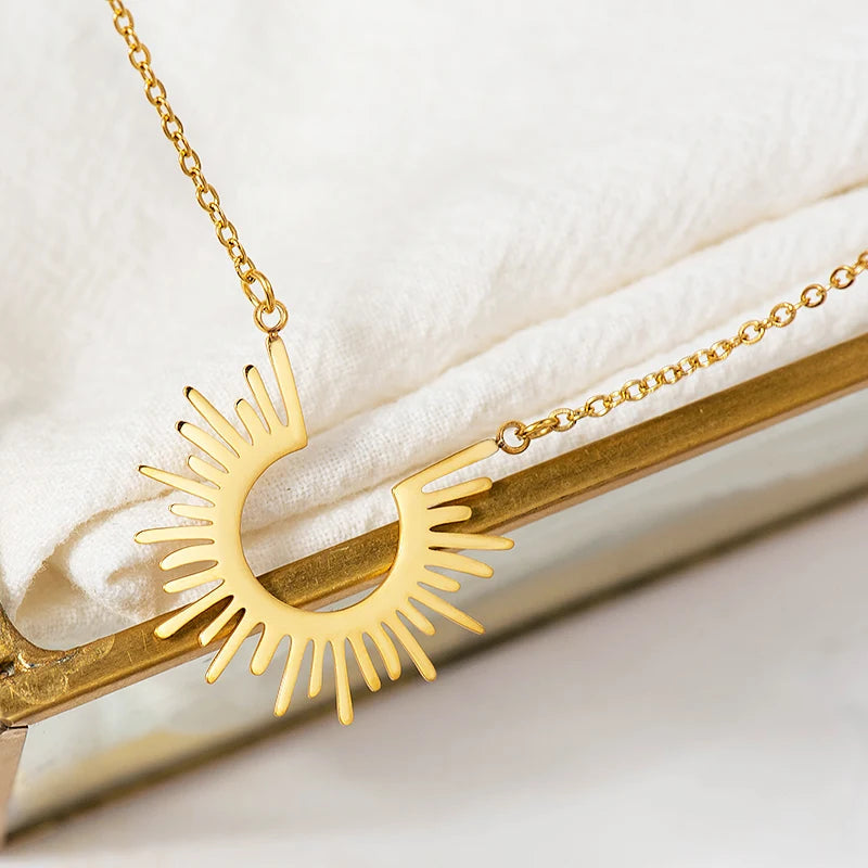 AureliaBright™ Sunburst Necklace — Illuminate Your Everyday Look