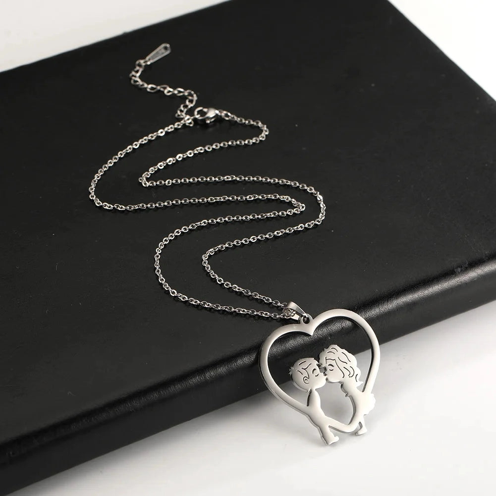 LioraBond™ Necklace — Intimate Heartfelt Elegance