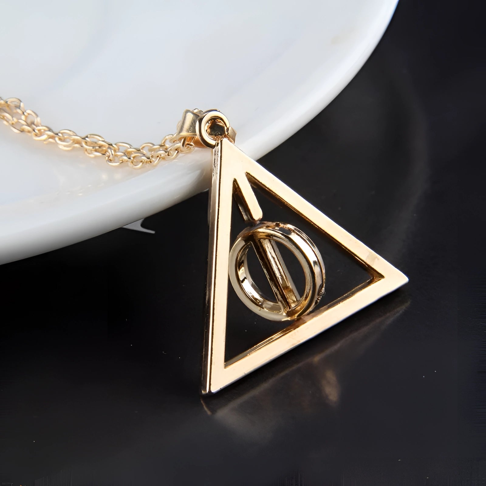 KleaLine™ Triangle Pendant — Sculptural Minimalist Elegance