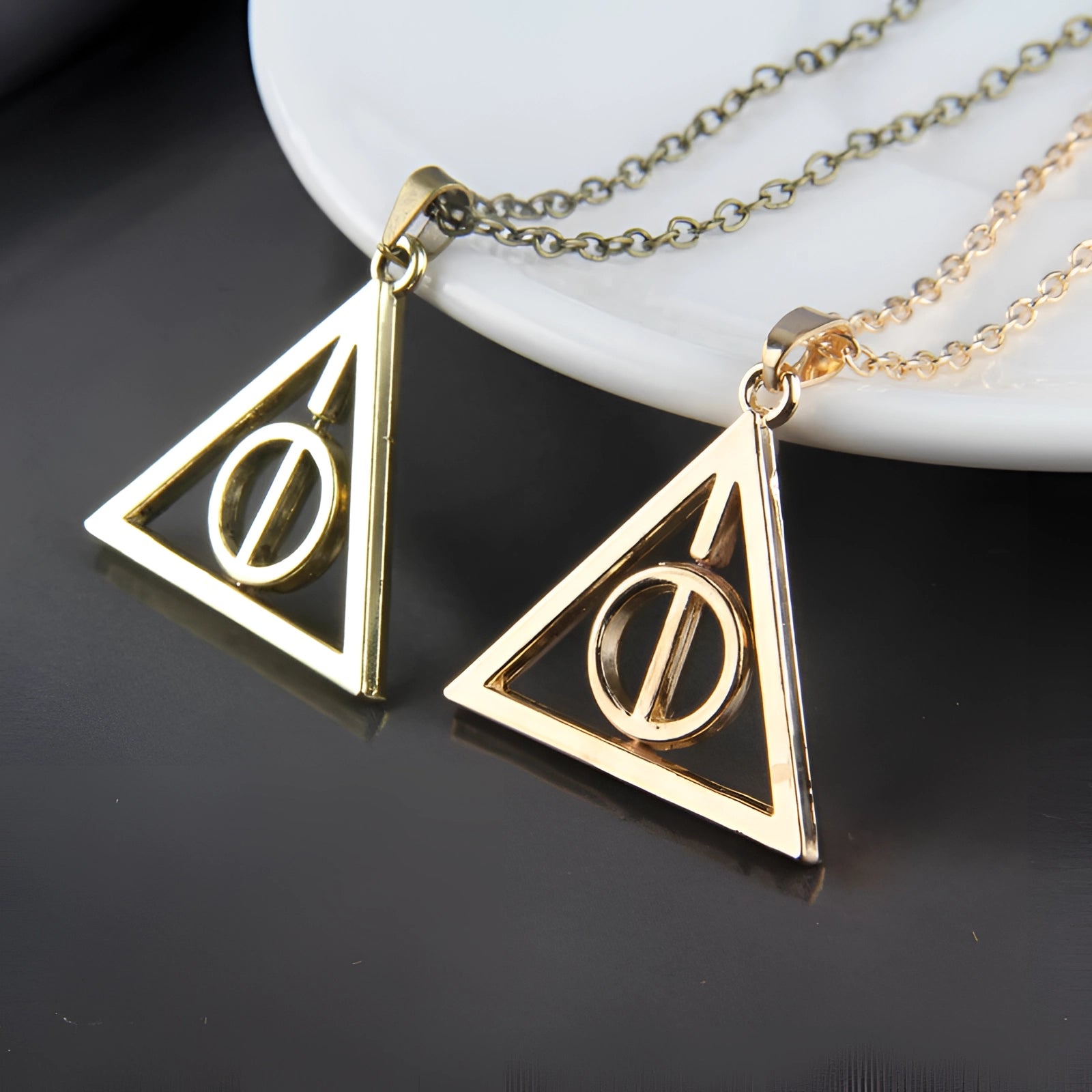 KleaLine™ Triangle Pendant — Sculptural Minimalist Elegance
